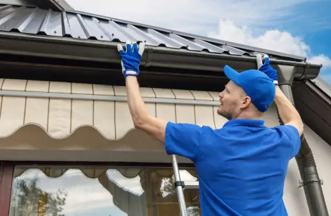 Rénovation de gouttières aux Peintures